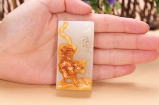 和田玉挂件 虎 87.2克【湛博玉器】