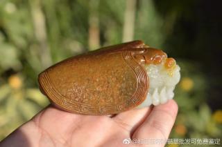 新疆和田玉籽料里的沁料有哪些种类?什么样的沁料才是好的?